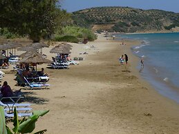 Despite Corona Summer Vacation on Southern Greek Beaches