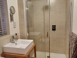 Courtyard Cottage - Great Paxton