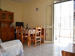 Central Holiday Home With Terrace And Garden, Parking Available