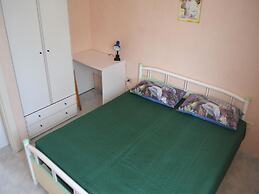 Central Holiday Home With Terrace And Garden, Parking Available