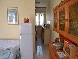 Central Holiday Home With Terrace And Garden, Parking Available