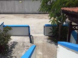 Central Holiday Home With Terrace And Garden, Parking Available