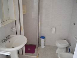 Central Holiday Home With Terrace And Garden, Parking Available