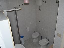 Central Holiday Home With Terrace And Garden, Parking Available