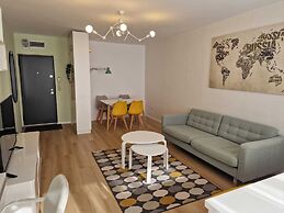 Yellow Apartment - Cismigiu Gardens