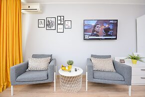 Candy Studio - Cismigiu Gardens - Quiet Room - Open Kitchen -smart Tv