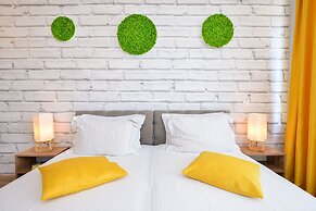 Candy Studio - Cismigiu Gardens - Quiet Room - Open Kitchen -smart Tv