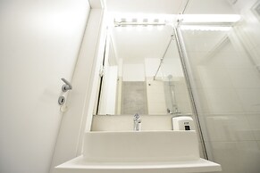 Candy Studio - Cismigiu Gardens - Quiet Room - Open Kitchen -smart Tv