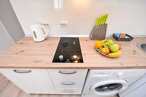 Candy Studio - Cismigiu Gardens - Quiet Room - Open Kitchen -smart Tv