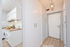 Candy Studio - Cismigiu Gardens - Quiet Room - Open Kitchen -smart Tv