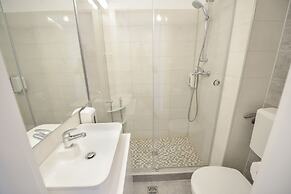 Candy Studio - Cismigiu Gardens - Quiet Room - Open Kitchen -smart Tv