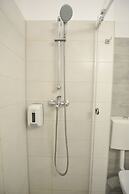 Candy Studio - Cismigiu Gardens - Quiet Room - Open Kitchen -smart Tv