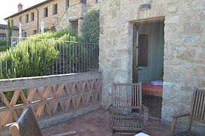 House With Private Garden in the Crete Senesi