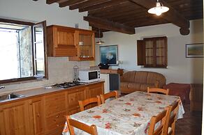 House With Private Garden in the Crete Senesi