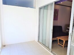 Spacious 3rd Floor Studio at Baan Suan Lalana