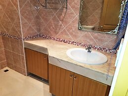 Spacious 3rd Floor Studio at Baan Suan Lalana