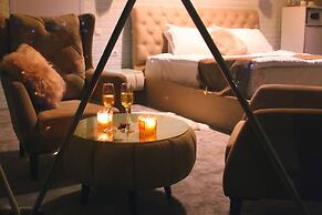 Brooch Boutique Hotel
