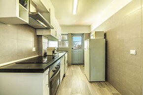 B20 - Sun and Pool Apartment