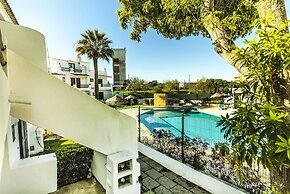 B20 - Sun and Pool Apartment