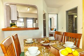 B20 - Sun and Pool Apartment