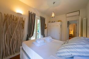 Villa Victor 100m from sea