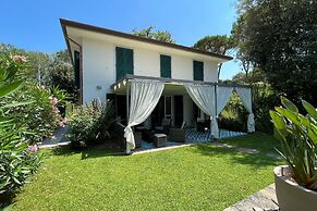 Villa Victor 100m from sea