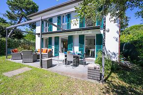 Villa Victor 100m from sea