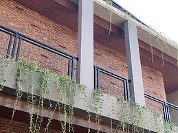 Amarilis near Sam Poo Kong