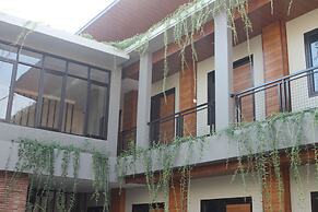 Amarilis near Sam Poo Kong