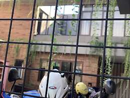 Amarilis near Sam Poo Kong