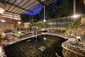 CT Green Bay Hot-Spring Hotel