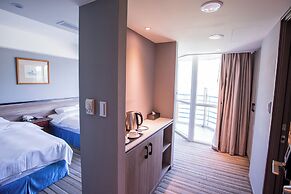 CT Green Bay Hot-Spring Hotel