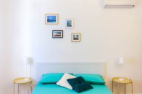 Mondello Beach Rooms