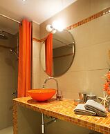 Urban Oasis homm Studio on Syntagma