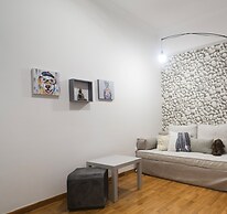 Acropolis homm Urban Oasis