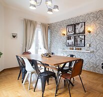 Acropolis homm Urban Oasis