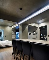 Urban Luxury homm Studio in Piraeus