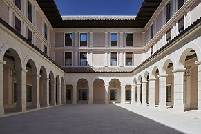 Ansares Hotel