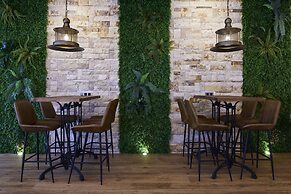 Ansares Hotel