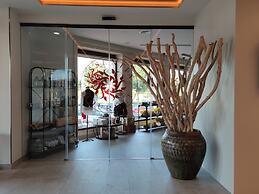 Ansares Hotel