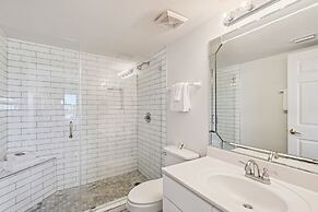 Seacrest 301AB is a 3 BR Gulf front on Okaloosa Island by RedAwning