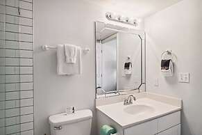 Seacrest 301AB is a 3 BR Gulf front on Okaloosa Island by RedAwning