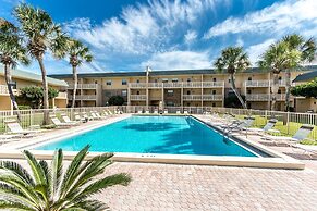 Venus 311 2 Bedroom Condo by Redawning