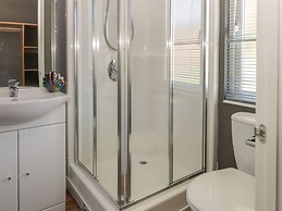 Jonstone Pines Lodge at Cayton Bay Holiday Park