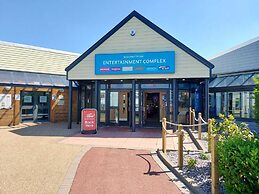 Jonstone Pines Lodge at Cayton Bay Holiday Park