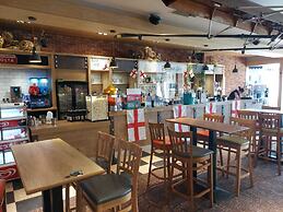 Jonstone Pines Lodge at Cayton Bay Holiday Park