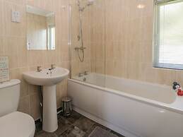 Jonstone Pines Lodge at Cayton Bay Holiday Park