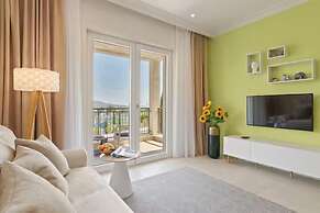 Lustica Bay Central