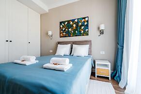 Lustica Bay Central