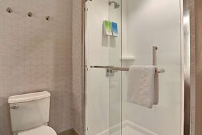 Home2 Suites by Hilton Savannah Midtown, GA
